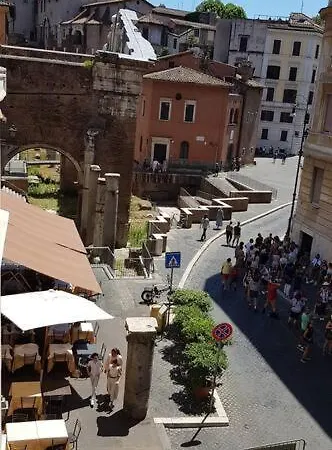 Over The Ruins Apartamento *